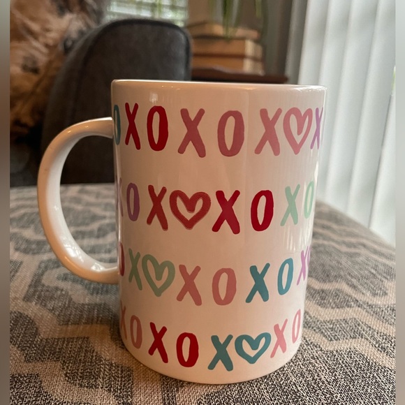 {Momentum Brands} XOXO Coffee Mug - Picture 2 of 5